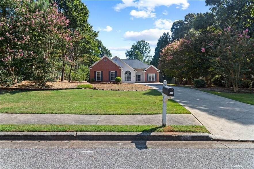 Building Photo - 965 Dogwood Park Dr