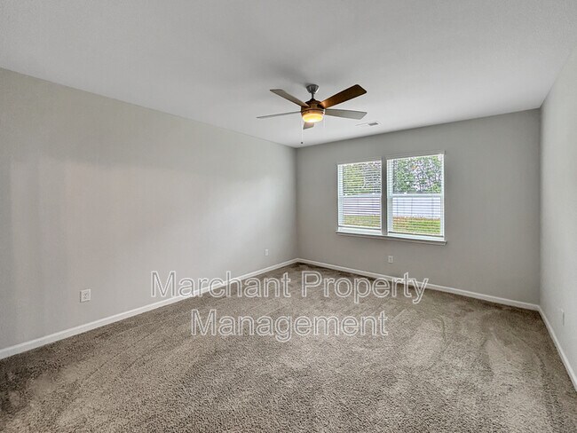 Building Photo - 137 Gervais Cir