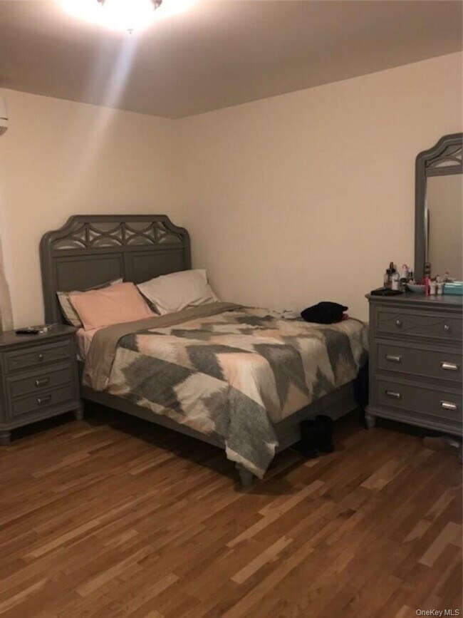 Building Photo - 165-167 E Main St