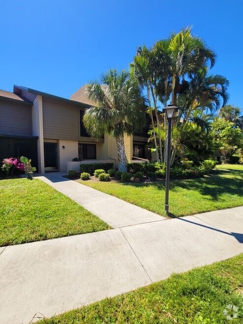 Building Photo - 896 Sunridge Dr