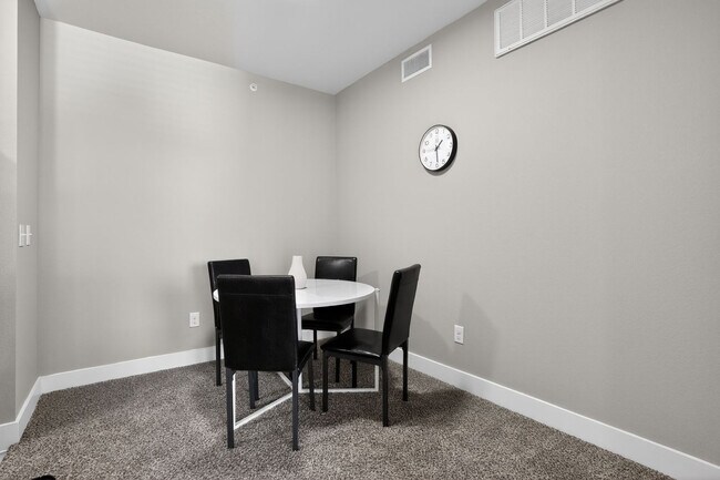 Building Photo - 1355 Ranch Pkwy