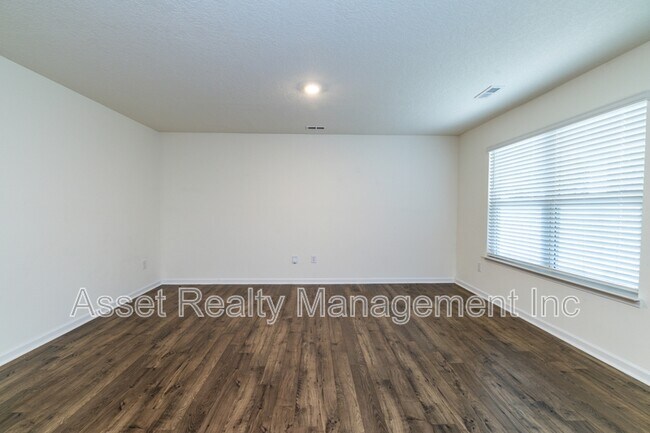 Building Photo - 7452 Game Bird St