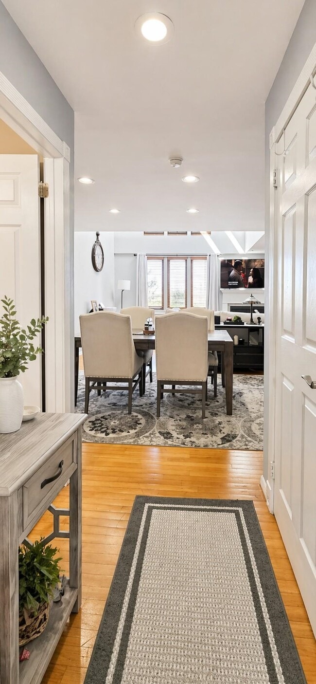 Building Photo - 804 Spinnaker Ct