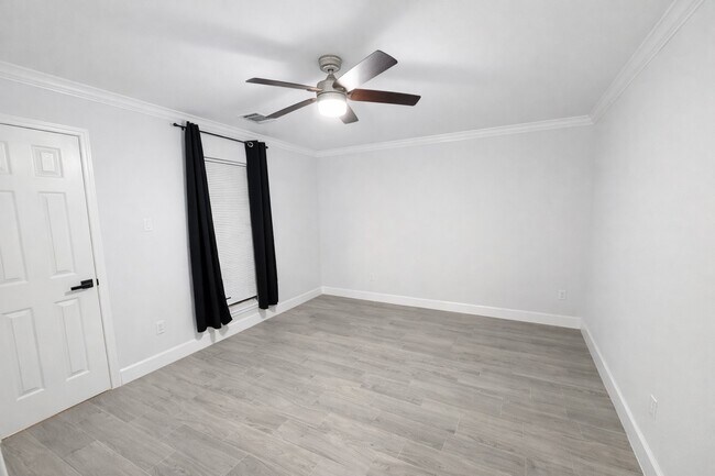 Building Photo - 313 Sycamore St