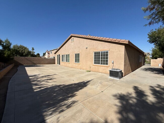 Building Photo - 39201 Jacob Dr