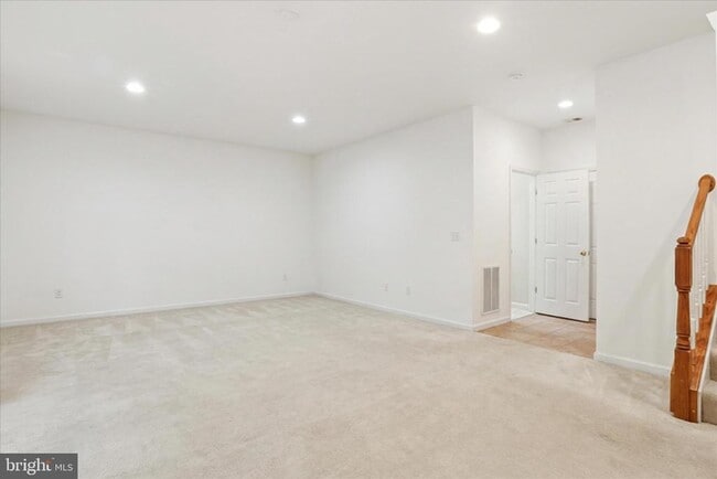 Building Photo - 9285 Laurel Ridge Crossing Rd