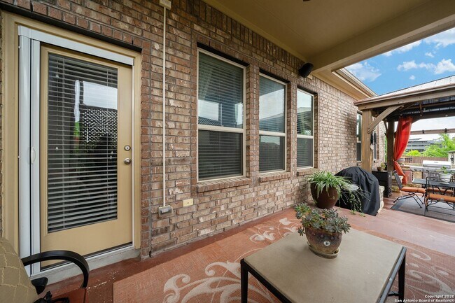 Building Photo - Beautiful 4 Bedroom Home in Turning Stone,...