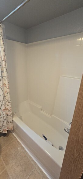 Master Bath - 15408 14th Ave W