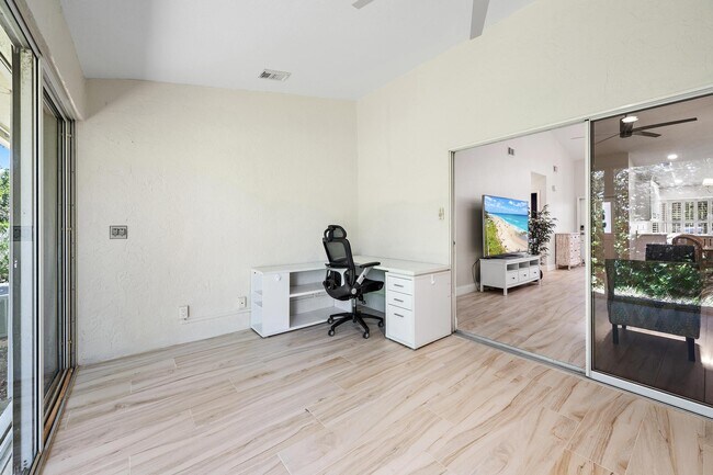 Building Photo - 11139 SE Sea Pines Cir