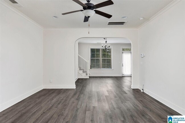 Building Photo - 608 Flag Cir