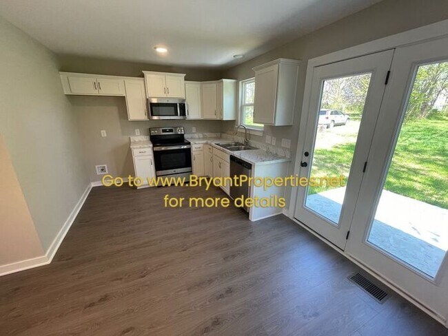 Building Photo - 105 20th Ave W - Spriningfield, TN 37172