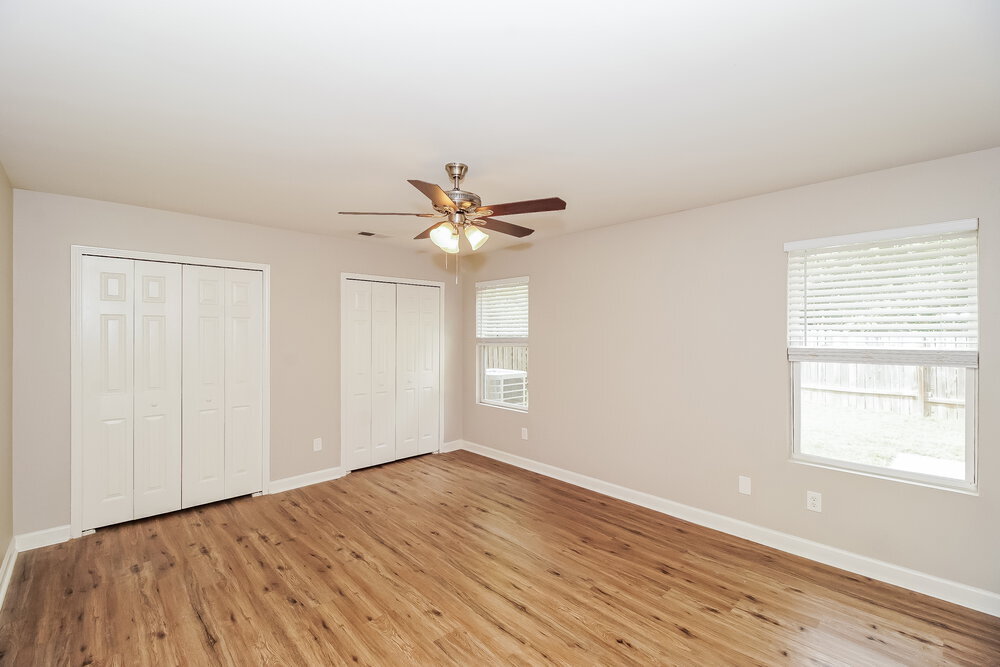 Building Photo - 11016 Thousand Oaks Dr