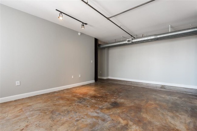 Building Photo - 909 Texas St