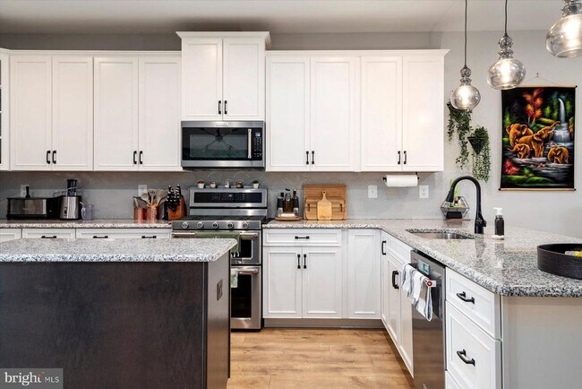 Building Photo - 7062 Fox Glove Ln