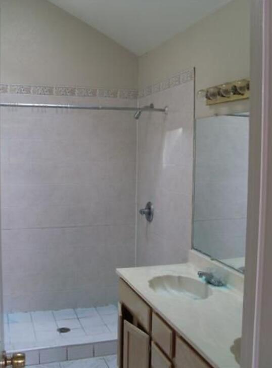 Building Photo - 7421 Bishop Flores Dr