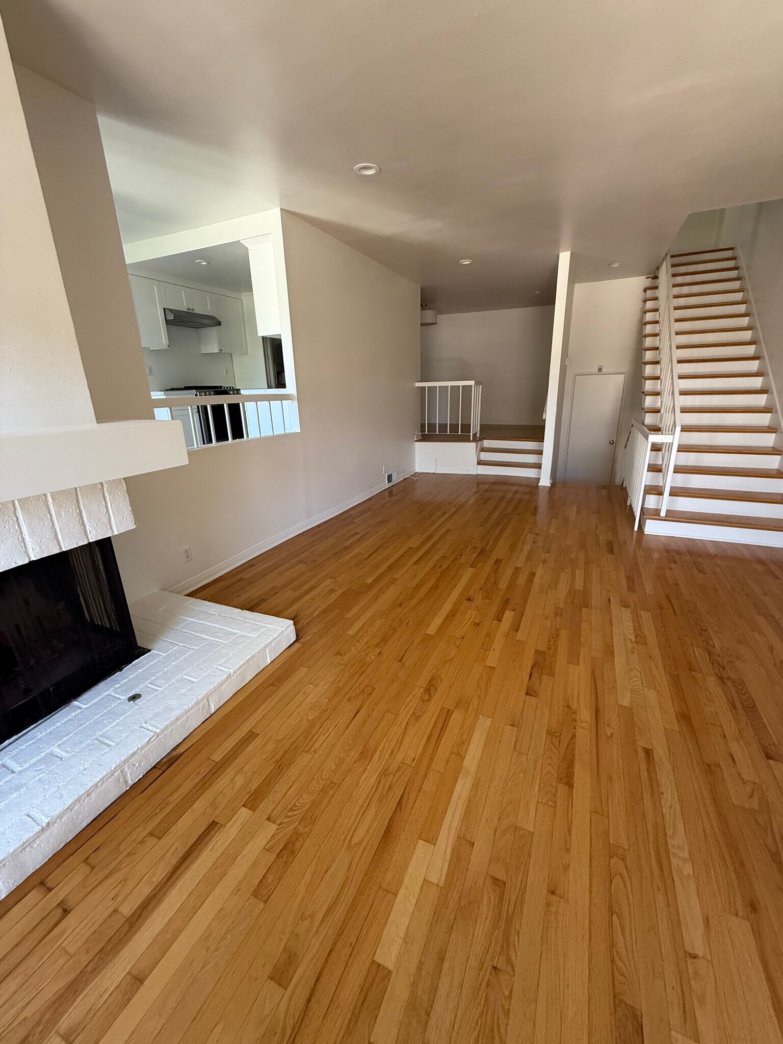 Building Photo - 1758 Palisades Dr