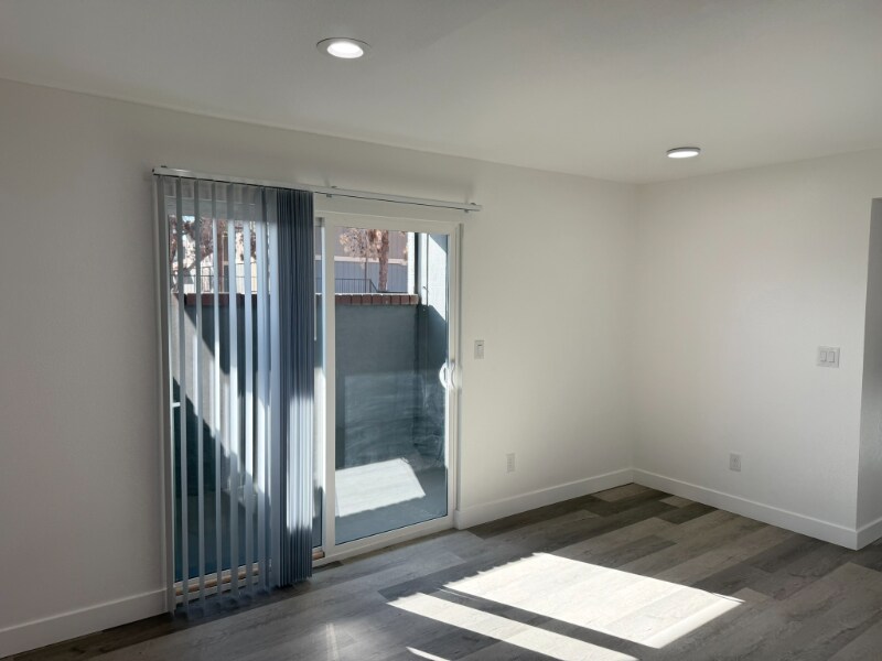 Building Photo - 1750 Karen Ave