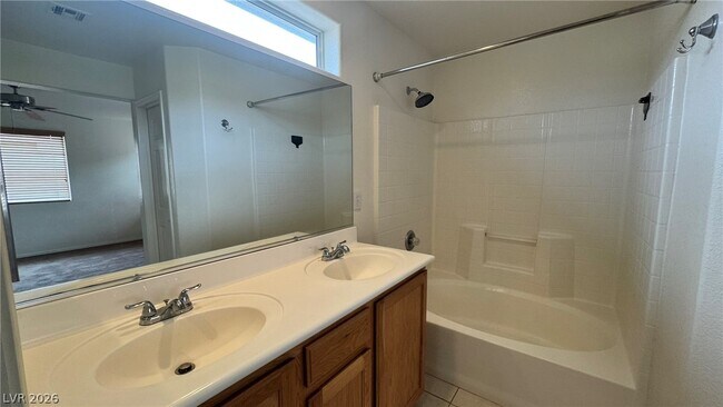 Building Photo - 9967 Carrizo Springs Ave