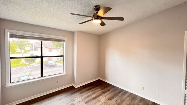 Building Photo - Unlock Your Perfect Winter Park Retreat: F...