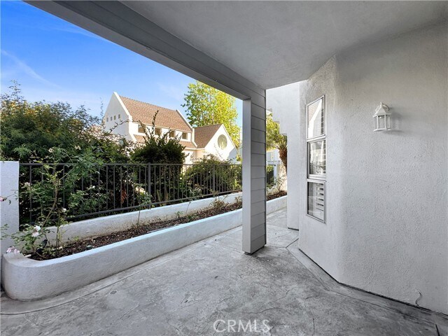 Building Photo - 24412 Lantern Hill Dr