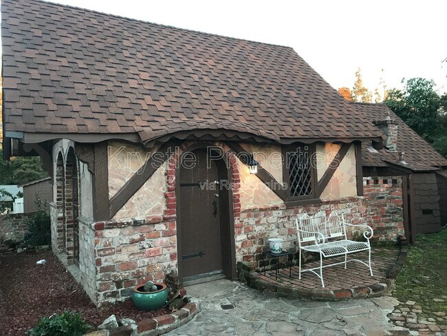 Building Photo - 50 Winslow Ave