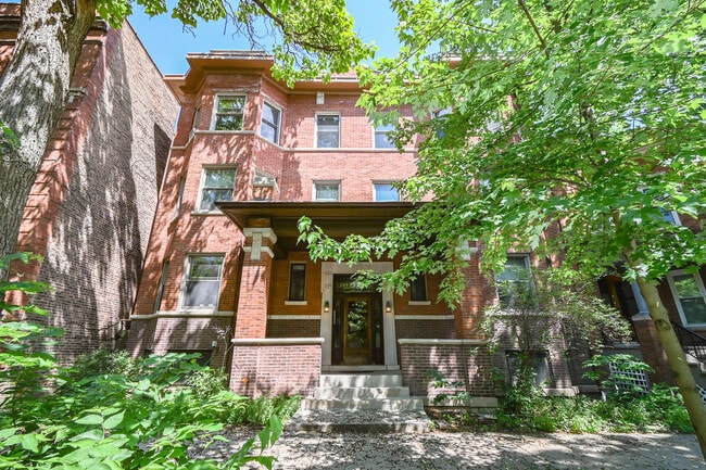 Primary Photo - 5955 N Lakewood Ave
