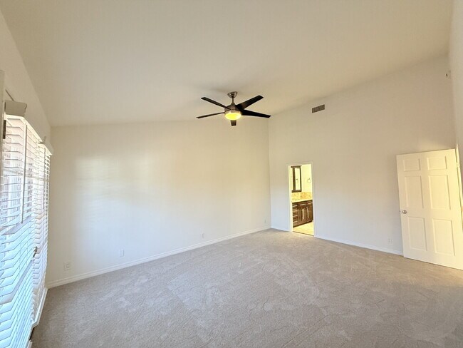 Building Photo - Spacious Carlsbad Townhouse: 2BR/2.5BA inc...