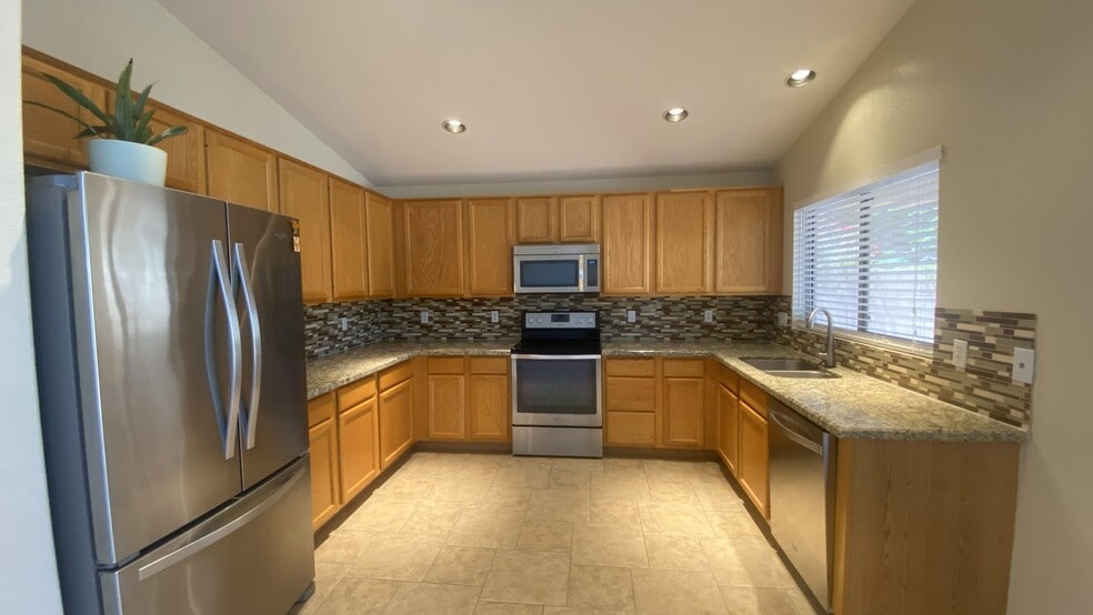 Kitchen - 6806 W Quail Ave