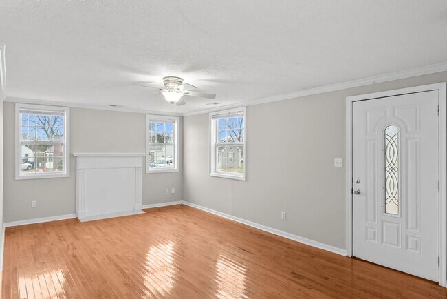 Building Photo - Cozy 3bd/2bth Cottage in Alcoa!