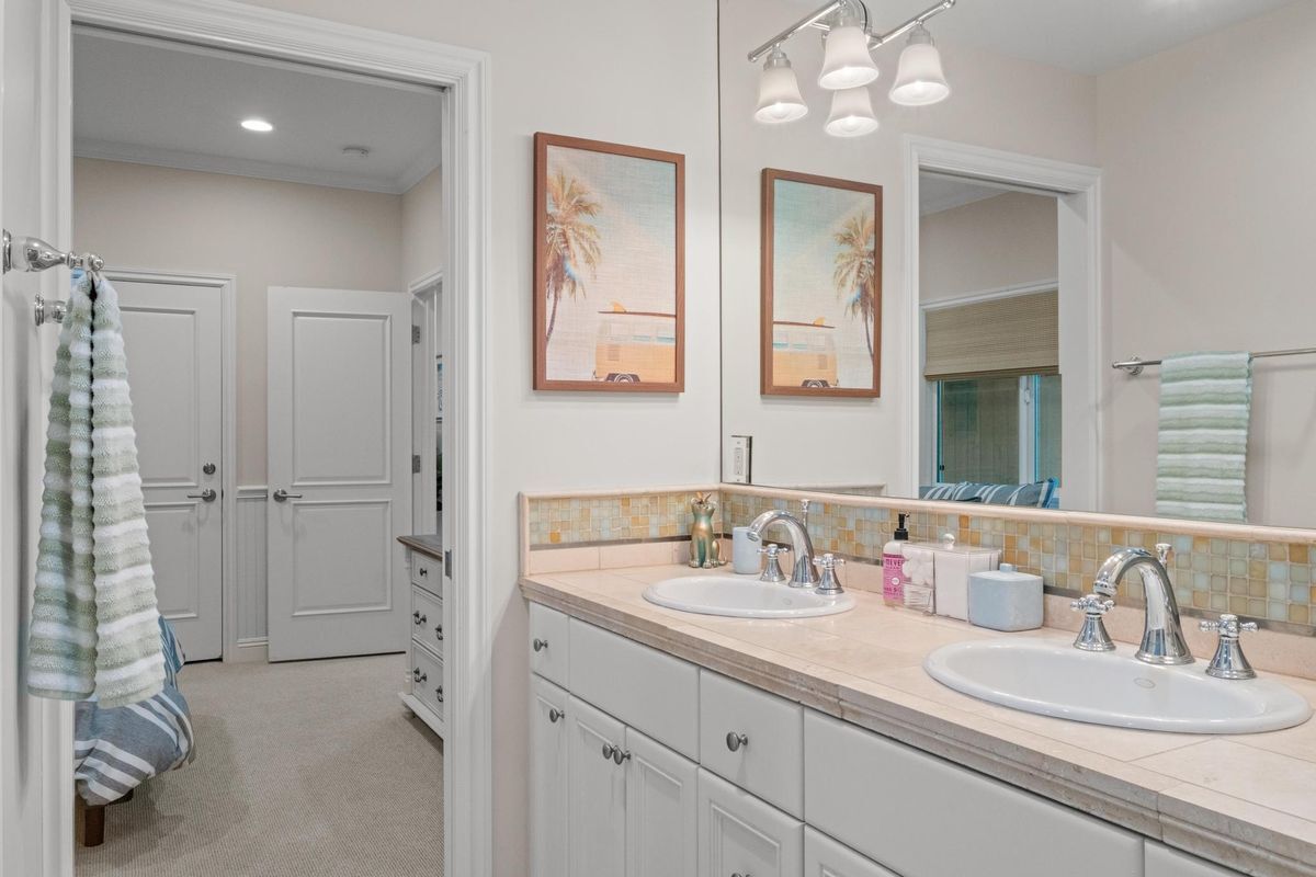 Building Photo - 3306 Highland Ave