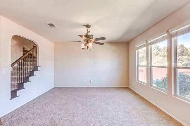 Building Photo - 1604 Greenside Dr