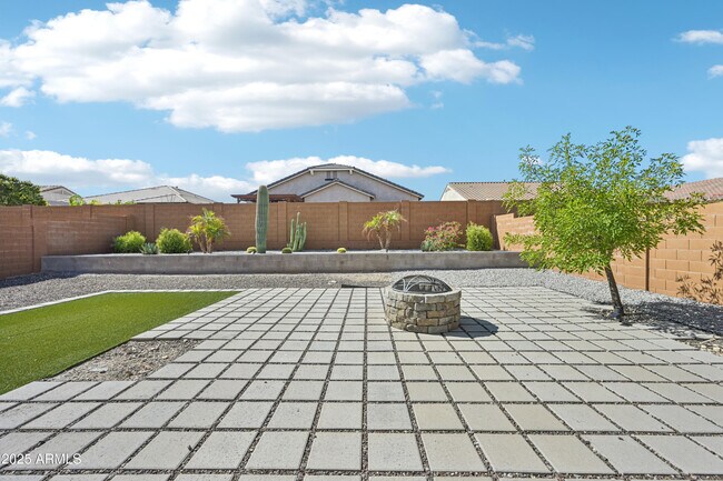 Building Photo - 25965 W Oraibi Dr