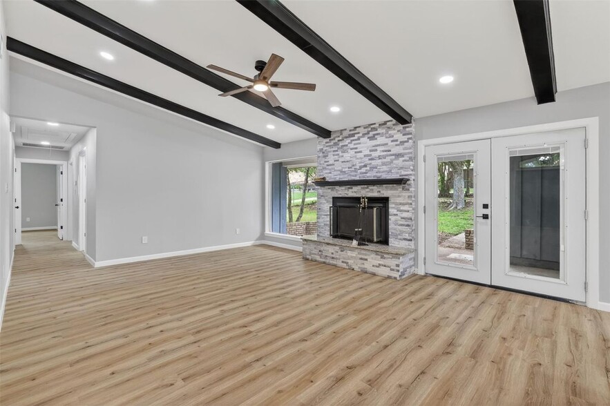 Building Photo - 3204 Greenbriar Ln