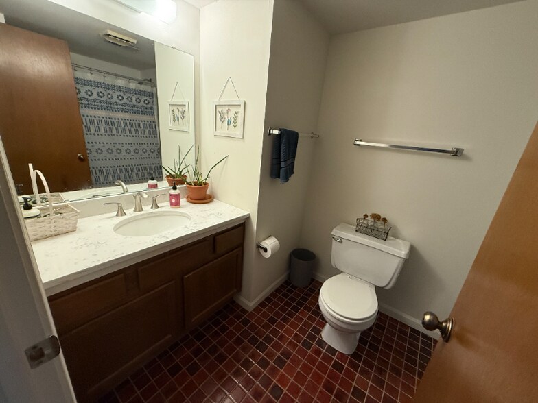 Building Photo - 104 Clinkscales Rd