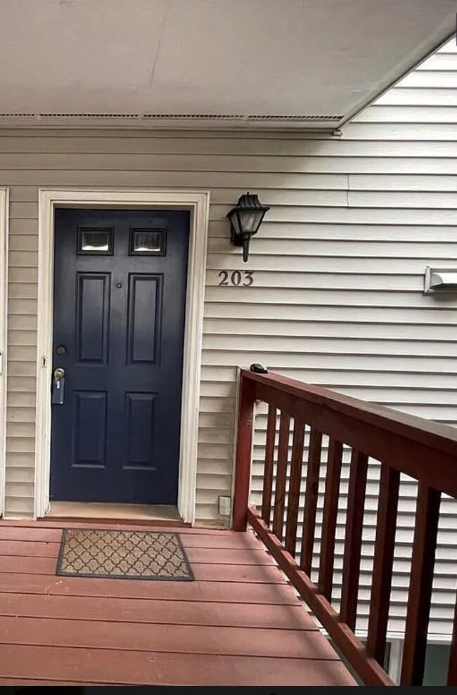 Primary Photo - 1301 Hampton Blvd