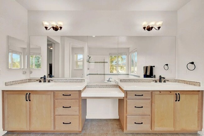 Building Photo - 107 Brighton Cir