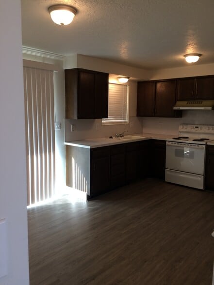 Building Photo - 2251 S 3500 W