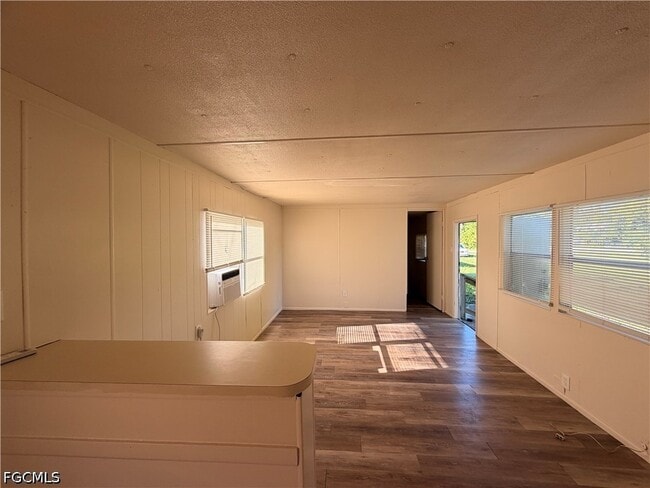 Building Photo - 8385 Nault Rd