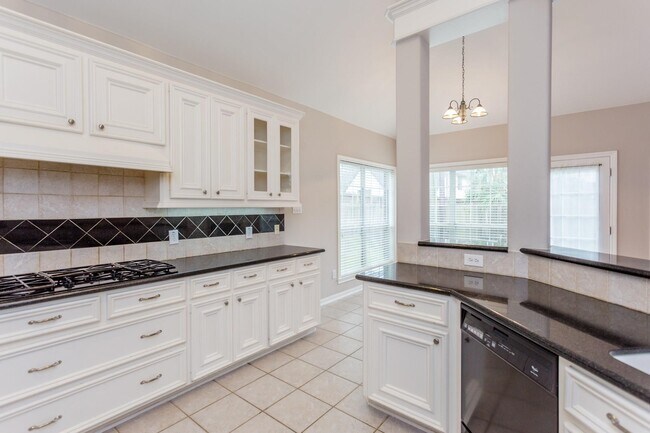 Building Photo - 4611 Oakdale St