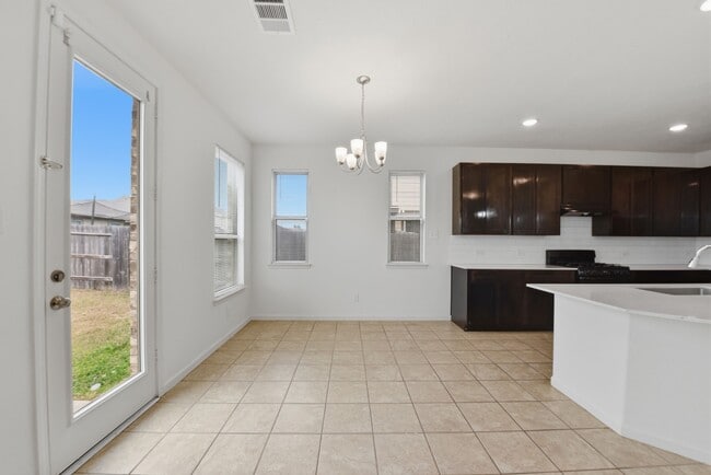 Building Photo - 2518 Boxwood Park