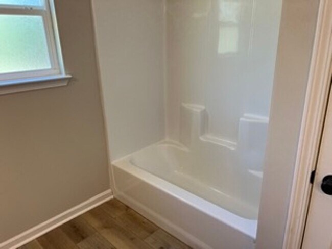 Building Photo - 6415 Wildwood Ct