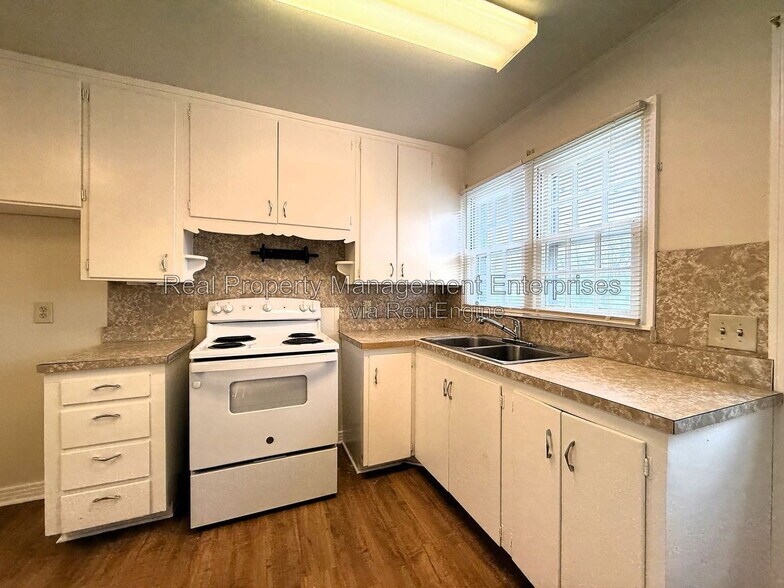 Building Photo - 3132 NW 50th St