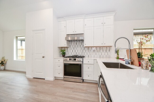 Building Photo - 13724 Lantana Breeze Dr