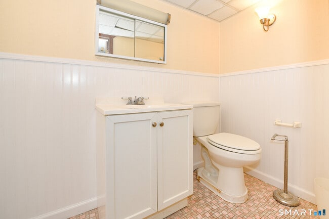 Building Photo - 90 Mary Ellen Dr