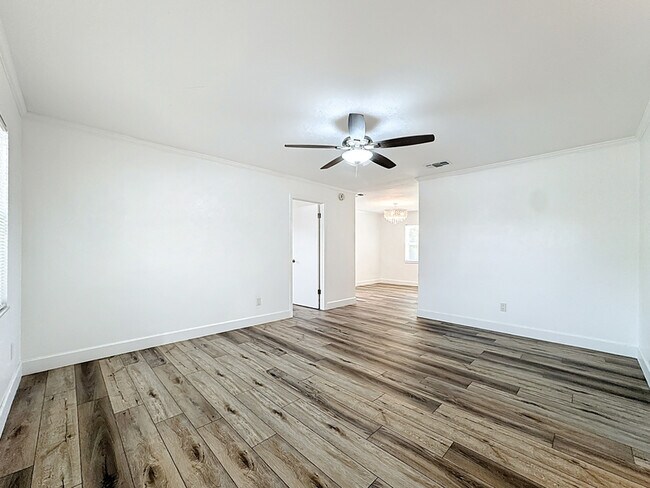 Building Photo - 3149 Nicholson Dr