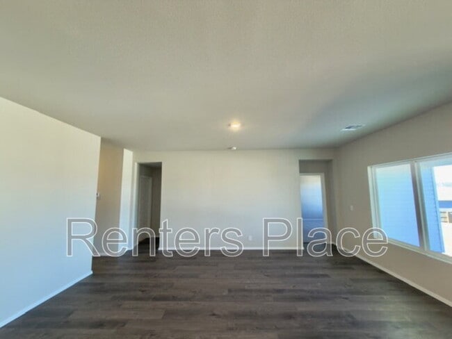 Building Photo - 1004 W Lawton Rd