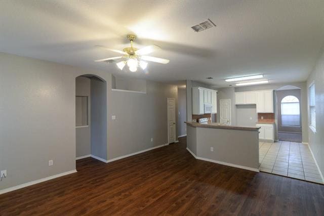 Building Photo - 12661 Oakwood Cir