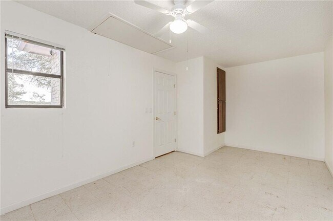 Building Photo - 301 Canvasback Dr