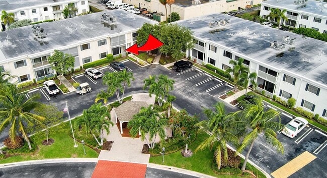 Building Photo - 140 Cypress Club Dr