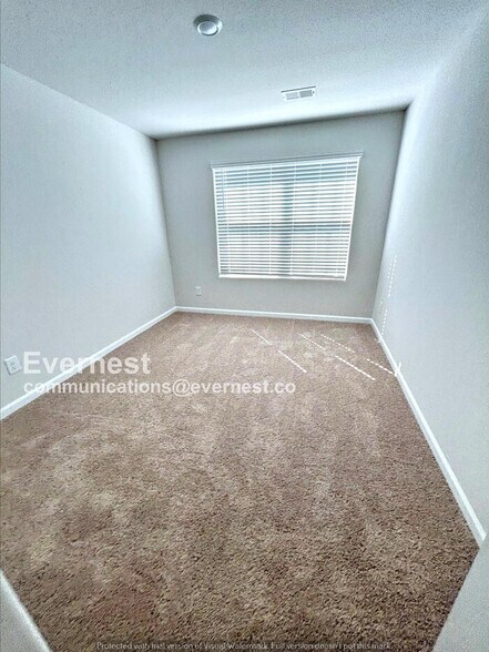 Building Photo - 2106 Willow Gln Dr